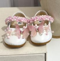 Sapatinho Borboleta Encantada Rosa para Crianças - Feito à Mão Sapatinho Borboleta Encantada Rosa para Crianças - Feito à Mão