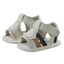 Sapatinho de Bebê Bicho de Pé - Sandália Masculina com Fecho - Sintético - Bege com Bege Tam e Chocolate Sapatinho de Bebê Bicho de Pé - Sandália Masculina com Fecho - Sintético - Bege com Bege Tam e Chocolate