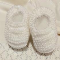 Sapatinho de Bebê de Tricô Branco - 0 a 3 meses - Lojinha Uai
