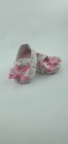 Sapatinho De Tecido Estampado Com Laço Rosa Para Bebê Sapatinho De Tecido Estampado Com Laço Rosa Para Bebê