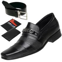 Sapato casual fashion todo em couro com sola de borracha, kit que acompanha cinto e carteira em couro.