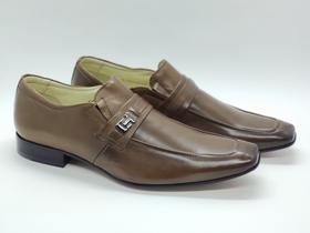 Sapato masculino solado em couro sem cadarço em couro cor marrom marca Jota Pê/Compasso 455533
