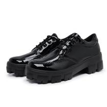 Sapato Oxford Feminino Mocassim Slip-On Sola Tratorada Coturno Cano Baixo Verniz Preto