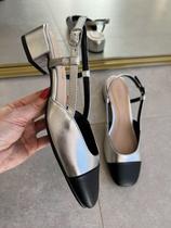 Sapato Scarpin Slingback Prata e Preto Sapato Scarpin Slingback Prata e Preto
