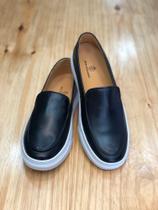 Sapato slip bem trajado masculino em couro