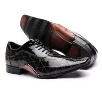 Sapato Social Calvest em Couro Verniz Preto Texturizado de amarrar 1930C593 Tamanho:42 Sapato Social Calvest em Couro Verniz Preto Texturizado de amarrar 1930C593 Tamanho:42