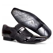 Sapato social masculino em couro preto com detalhes em verniz 1750C223