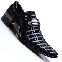 Sapato social masculino preto detalhado em verniz 1930C592