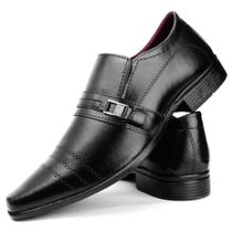 Sapato social masculino preto discreto moderno e atual Sapato social masculino preto discreto moderno e atual