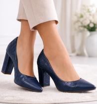 Sapato Social Scarpin Salto Alto Grosso Bico Fino 9cm Feminino EMILY ONLINE Azul Marinho Genero:FemininoCor:Azul Marinh Sapato Social Scarpin Salto Alto Grosso Bico Fino 9cm Feminino EMILY ONLINE Azul Marinho Genero:FemininoCor:Azul Marinh