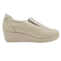 Sapato Usaflex Mocassim Anabela em Couro Relax Uniforme