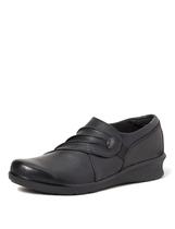 Sapatos Clarks Hope Roxanne Loafer femininos de couro preto com 6,5 de largura Sapatos Clarks Hope Roxanne Loafer femininos de couro preto com 6,5 de largura