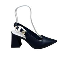 Scarpin bebece salto alto bloco calce facil detalhe metais Scarpin bebece salto alto bloco calce facil detalhe metais