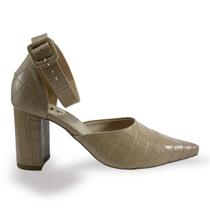 Scarpin Com Estampa Croco e Detalhe com Fivela no Tornozelo Salto Alto Bloco 8 cm - ULLY Scarpin Com Estampa Croco e Detalhe com Fivela no Tornozelo Salto Alto Bloco 8 cm - ULLY