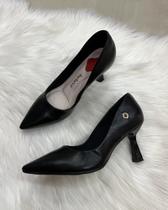 Scarpin com Salto Médio Taça Evasê, Bico Fino e Tecnologia B+ Bebecê - Preto Scarpin com Salto Médio Taça Evasê, Bico Fino e Tecnologia B+ Bebecê - Preto