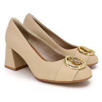 Scarpin Couro Usaflex Salto Bloco Fivela Monograma - Bege Scarpin Couro Usaflex Salto Bloco Fivela Monograma - Bege