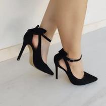 Scarpin de laço preto salto 11cm