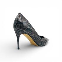Scarpin em Couro Pyton Salto 8cm Lilian Soares Cor:PytonTamanho:38 Scarpin em Couro Pyton Salto 8cm Lilian Soares Cor:PytonTamanho:38