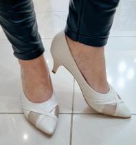 Scarpin Feminino Salto Fino, Bico Fino Off White Salto Leve