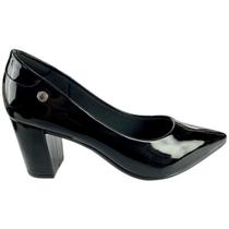 Scarpin Salto Bloco 7,5cm Preto Verniz - ULLY Scarpin Salto Bloco 7,5cm Preto Verniz - ULLY