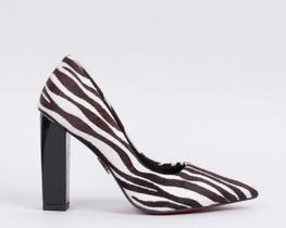 Scarpin Salto Bloco Madeira 10cm Pelo Zebra CBK