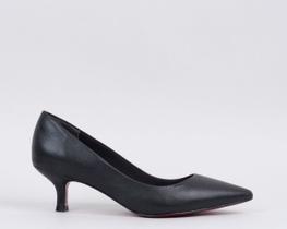 Scarpin Salto Fino 5cm Sola Vermelha Couro Preto CBK Scarpin Salto Fino 5cm Sola Vermelha Couro Preto CBK