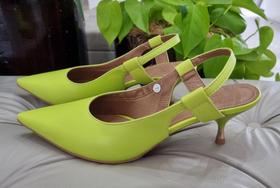 Scarpin slingback Feminino Salto Fino, Bico Fino Verde Lima Neon WJ