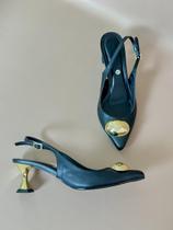 Scarpin slingback salto taça
