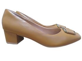 Scarpin Usaflex Couro Tan Salto Bloco Enfeite Dourado Scarpin Usaflex Couro Tan Salto Bloco Enfeite Dourado