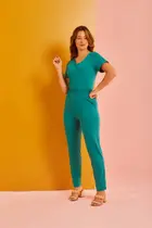 Scrub Feminino Lilian Verde Jade Fardamento Uniforme Hospitalar Clínicas