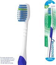 Sensodyne NOVO Escova de Dente Macia, Multi Proteção, para Dentes Sensíveis, Limpeza Completa - ORAL-B
