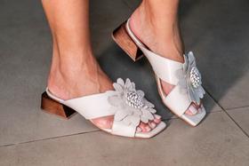 Serena - Tamanco Bronze Flor Salto Madeira