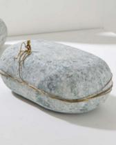 Serie pescador - escultura n6 - edicao especial - base: pedra sabão / escultura: latão - iludi