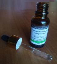 Sérum facial com ácido hialurônico e d'pantenol - para hidratar, clarear e reduzir rugas do rosto. Sérum facial com ácido hialurônico e d'pantenol - para hidratar, clarear e reduzir rugas do rosto.