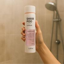 Shampoo Coline Oriental Blend 300ml Limpeza Profunda e Controle da Oleosidade Shampoo Coline Oriental Blend 300ml Limpeza Profunda e Controle da Oleosidade