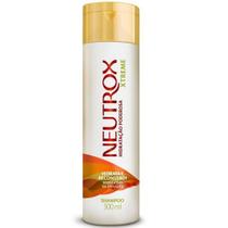 Shampoo hidratação poderosa xtreme Neutrox 300ml Shampoo hidratação poderosa xtreme Neutrox 300ml