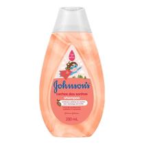 Shampoo Johnson Baby Cabelos Dos Sonhos Chega de Lágrimas 200ml Shampoo Johnson Baby Cabelos Dos Sonhos Chega de Lágrimas 200ml
