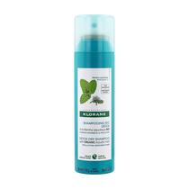 Shampoo Klorane Detox Dry com hortelã aquática, todos os tipos de cabelo, acabamento invisível, refrescante, sem parabenos e sulfatos, 3,2 oz.