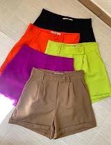 Short Alfaiataria Feminino com zíper tamanho M cor Bege