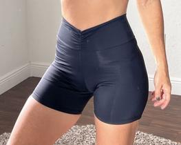 Short Cós Franzido Preto - Tecido de Poliamida e Elastano