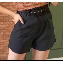 Short curto alfaiataria com cinto feminino