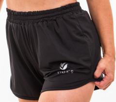 Short curto preto com proteção UV50+