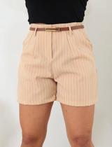 Short de alfaiataria bege listrado Short de alfaiataria bege listrado