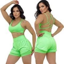 Short duplo fitness academia feminino caminhada na cor verde no tamanho 36