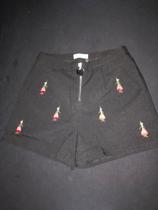 Short feminino adulto preto detalhe flores tamanho 36 Short feminino adulto preto detalhe flores tamanho 36