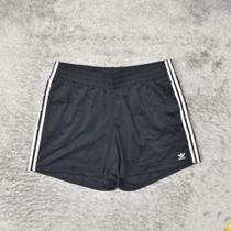 Short feminino bermuda box casual na cor preto no tamanho 38 Short feminino bermuda box casual na cor preto no tamanho 38