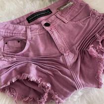Short Feminino Claro Cós Alto Sarja Lavanda Amassado Barra Desfiada Com Bigode