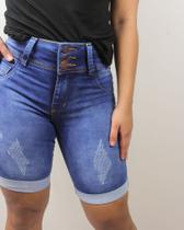 Short feminino jeans. barra desfiada