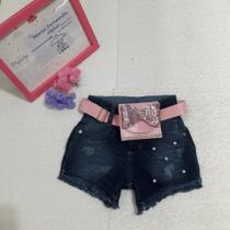 Short jeans com pochete