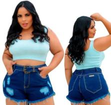 Short jeans feminino com detalhe desfiado curto elegante na cor azul escuro no tamanho 40